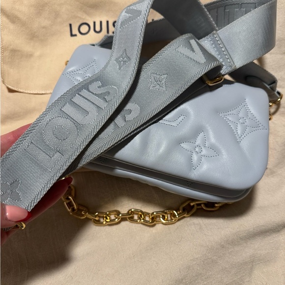 Louis Vuitton Light Blue Crossbody Bag with Gold Chain - Picture 2 of 6